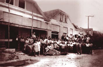 75 anos - Uma história de transformações 2 75 anos – Uma história de transformações